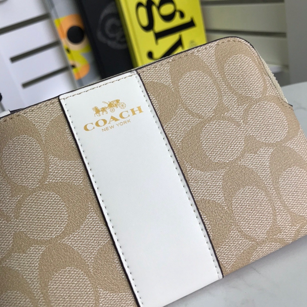 コーチ財布素材ディテール